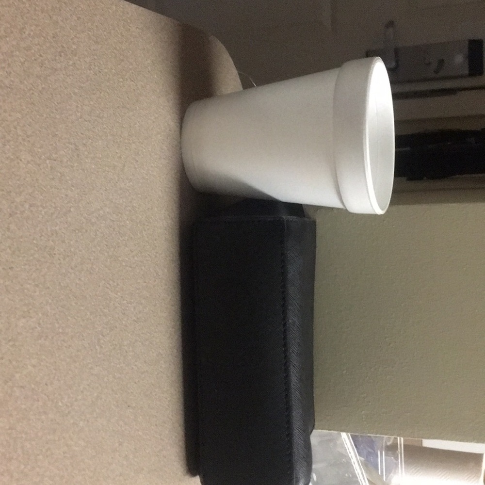 Micheal kors black mini purse - Picture 6 of 6